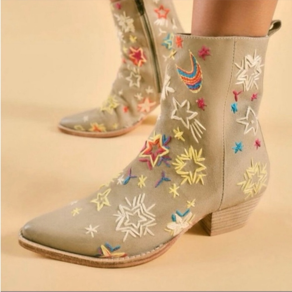 Free People Bowers Embroidered Western Style Cowboy Ankle Boots EUR 39 NWOB 9.5 - Picture 3 of 12